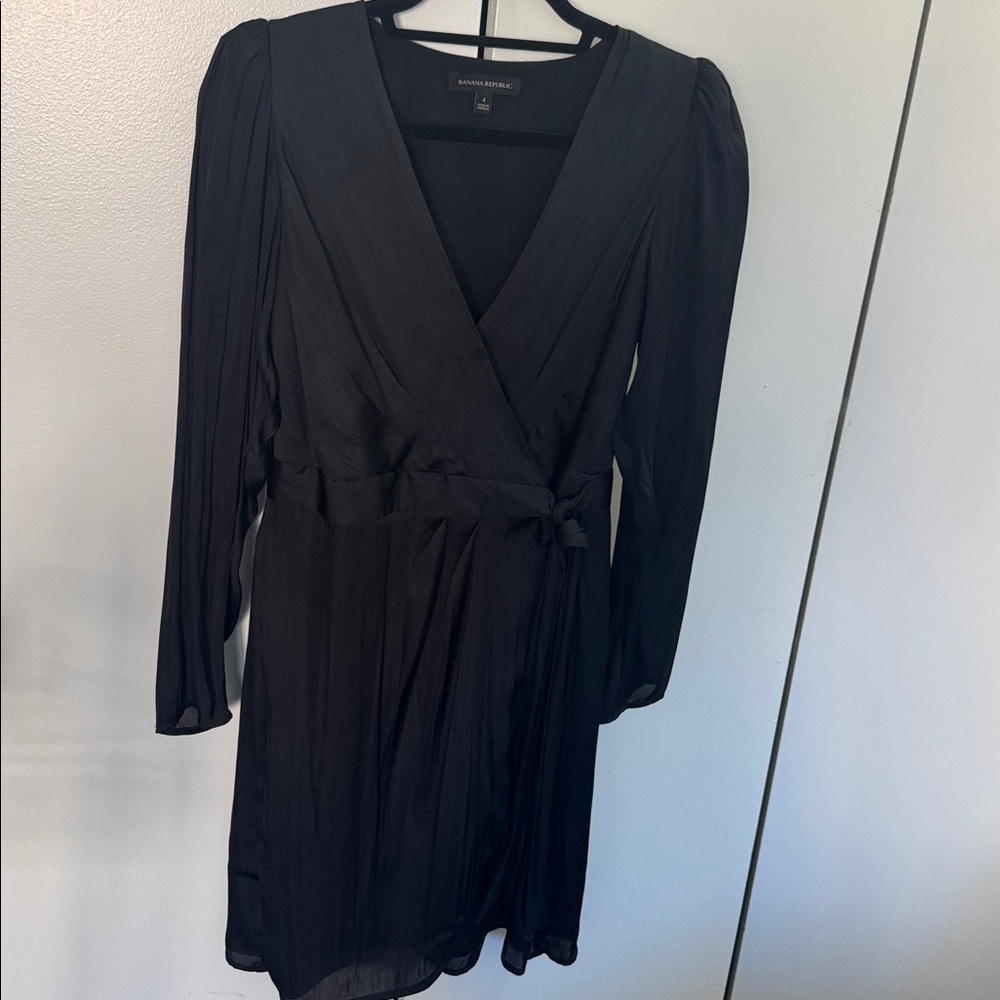 Banana Republic Elegant Black V-Neck Dress